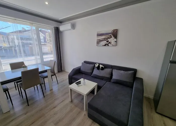 Luxury Two Bedroom Crown Apartament