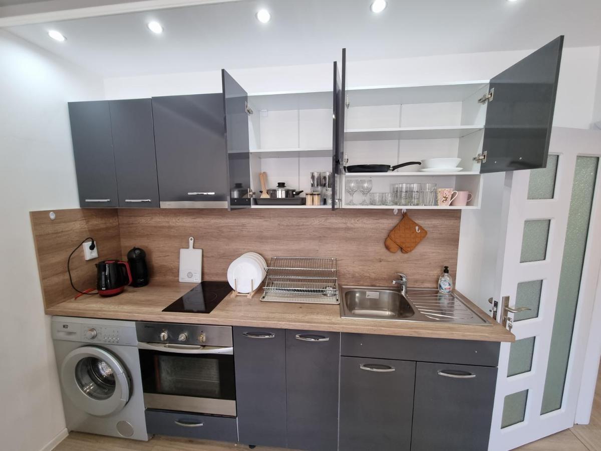 Luxury Two Bedroom Crown Apartment